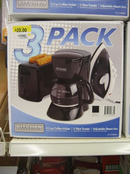 Paket mit Kaffeemaschine, Bügeleisen und Toaster